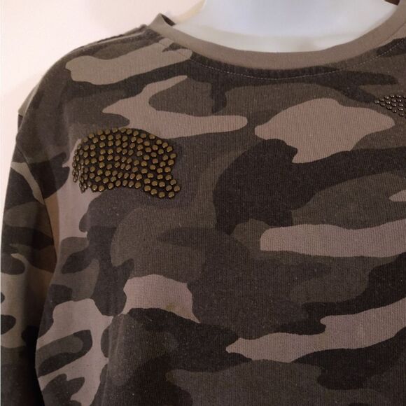⬇️⬇️⬇️Max Jeans Camo Sweatshirt - Picture 2 of 3
